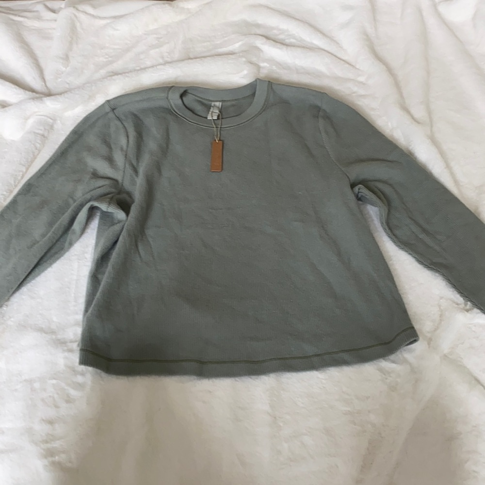 Woman’s skims cropped sweater